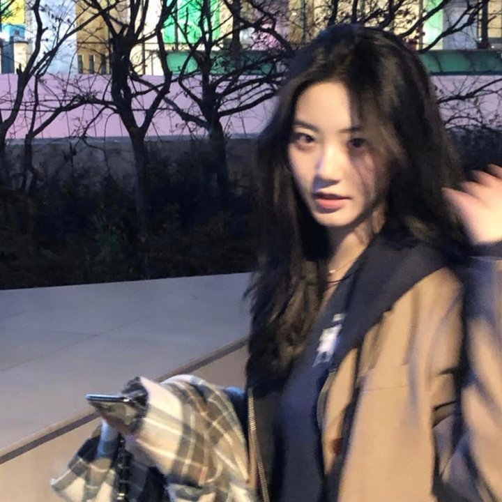 在某人受伤害之前 封面